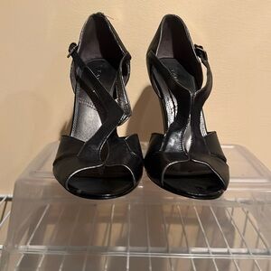 TAHARI Strappy Heels Sz. 8 1/2.  Worn but still a lot of life. Se pics.